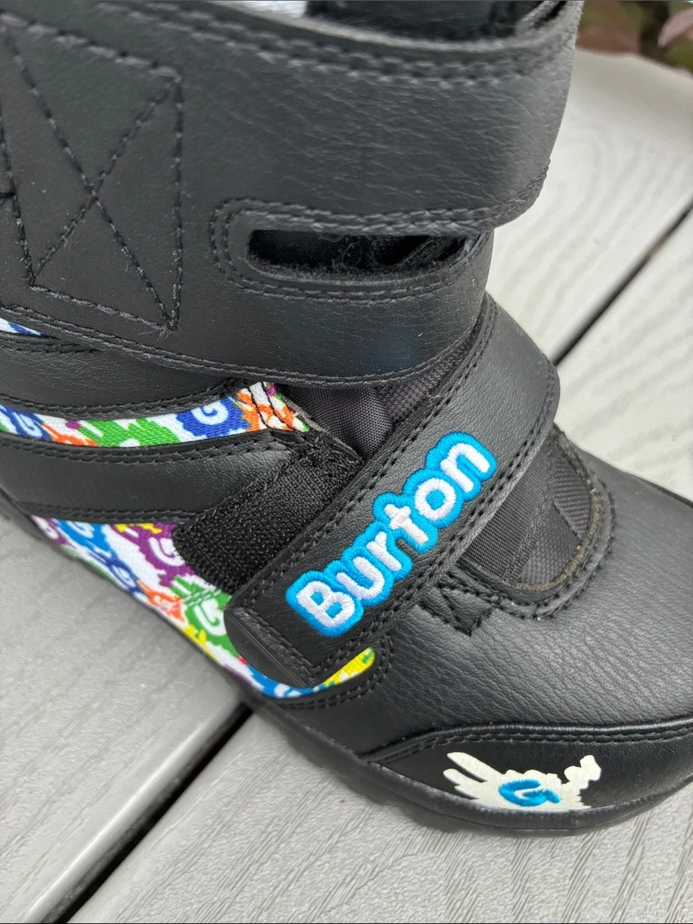 Burton Kids' Grom Snowboard Boots Black with Multicolor Accents Size 4